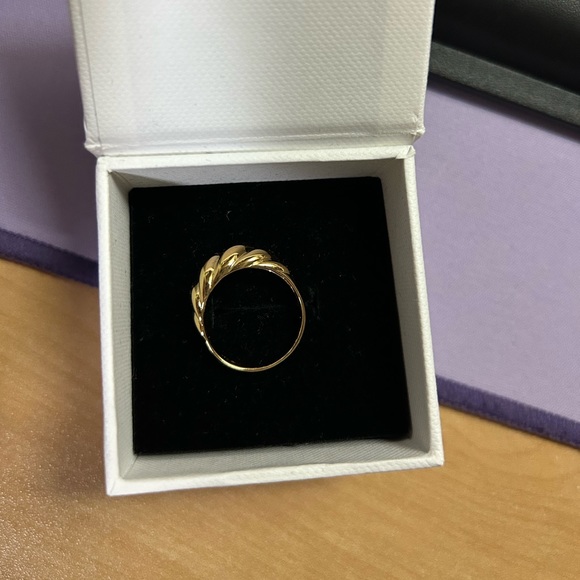 ❌SOLD❌Mejuri Croissant Dome Ring Size 7 - Picture 3 of 5